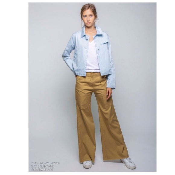 Garbe Luxe Ibiza Flare Pant in Charcoal - Picture 2 of 11